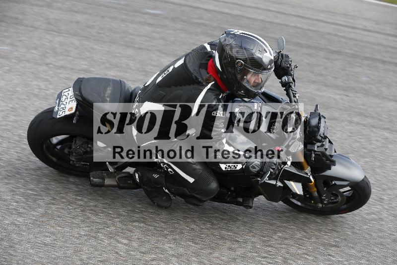 Archiv-2025/09 22.04.2025 Cornu Master School ADR/rot-rouge/12